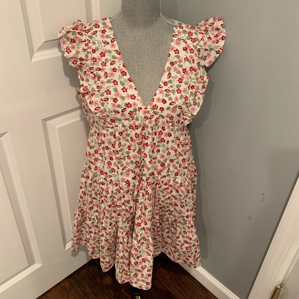 AQUA  Bloomingdale’s ruffled floral lined dress Sz M -Stunning!! Never worn